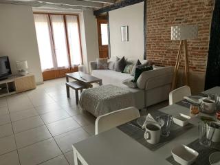 Jolie maison avec cheminée, à la campagne - Taïx - 9