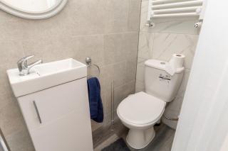 20 Leys Road rooms 1 - 4 - 4