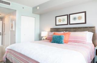 Coconut Grove 10th Floor private unit Parking Included - 9