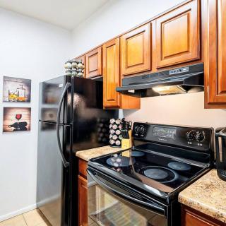 Sunny King-sized 1BD Condo near UofA and UMC w Pool, Parking - Low Summer Rates! - Tucson - 8