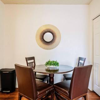 Sunny King-sized 1BD Condo near UofA and UMC w Pool, Parking - Low Summer Rates! - Tucson - 1