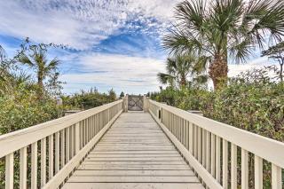 Walk to Bars and Shops Resort Condo in Hilton Head! - Hilton Head Island - 0