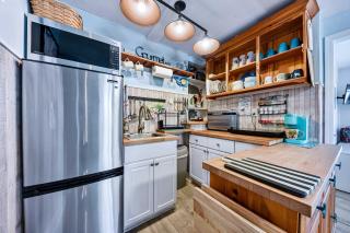 Dog-Friendly Beach Apt with Yard Near Pier and Parks - 6