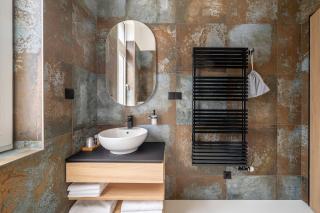 URBAN HOTEL - 1