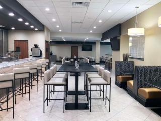 DoubleTree by Hilton Madison Downtown - Madison - 8