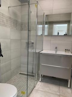 Cosy and Modern Studio in heart of XVII area - Paris - 4