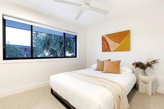 'Sunrise Luxury Beach Retreat, easy walk to beach - 3