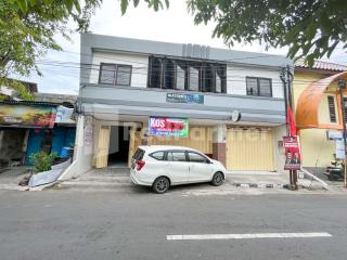 Homestay & Cafe Blessings Near Station Center Town RedPartner - Kediri - 4