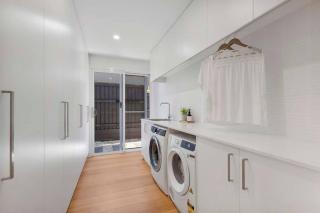 Paradise on Pacific ~ New Sunshine Beach Luxe Home - Sunshine Beach - 4