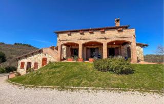 2 Bedroom Cozy Apartment In Gubbio - 8