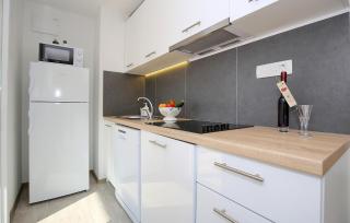Amazing Home In Murter With Wifi - Murter - 5