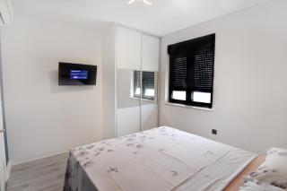Holiday house with a swimming pool Vrana, Biograd - 22804 - 3