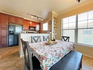 Radiant Condo condo - Davenport - 7