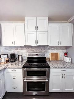Peaceful 4BDRM Home 5mins to Clifton Hill - Niagara Falls - 1