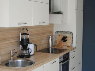 Deck 3 Modern retreat - 3