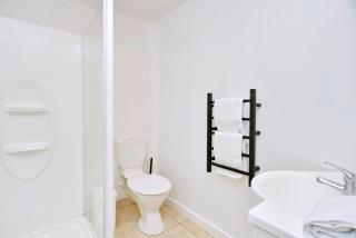 Akaroa Harbour View - Christchurch Holiday Homes - 1