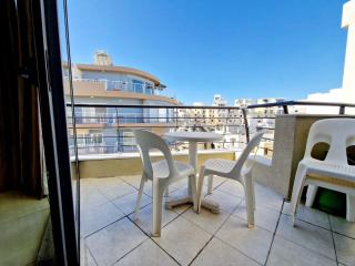 Bright & Central Apartment - Free Wifi - St Paul's Bay - 9