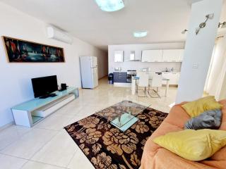 Bright & Central Apartment - Free Wifi - St Paul's Bay - 4