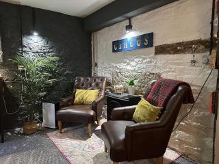 Charming two-bedroom apartment, One Drake Road, Tavistock - 4