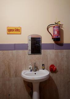 Malti Home stay 5 minute walking distance fromAyodhya DhamRailway Station - Ayodhya - 1