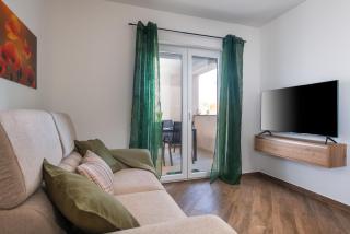 Green Nest, ground floor apt with garden & garage - NEW IN 2024!!! - Medulin - 2