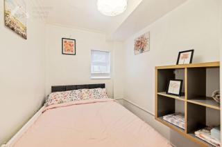Cosy Tottenham Apartment Sleeps 4 - London - 6
