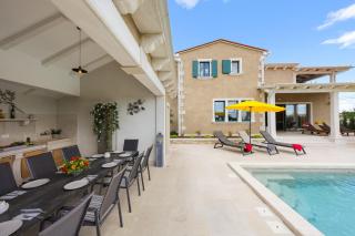 Rustic Villa Jakob with pool in Tinjan - Tinjan - 9