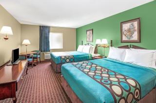 Super 8 by Wyndham McHenry Fox Lake Area - McHenry - 1