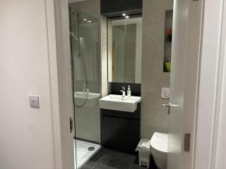 Modern en-suite room and self catering in london - Woolwich - 6