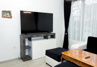 New Black & White Flat 5 Min Away From Sea Garden by Flat Mаnager - Varna - 4