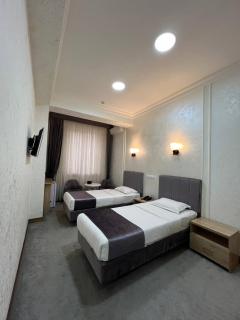 Aurora Hotel by The Roomz Group - 1
