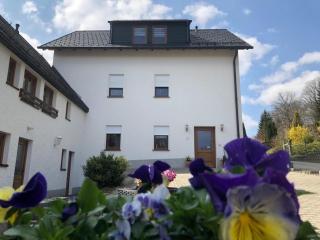Gemütliche Familienferienwohnung im Obergeschoss - Bad Brambach - 9