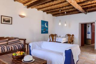 Waveside Sanctuary - Luxurious Seastone Villa - Avia - 3
