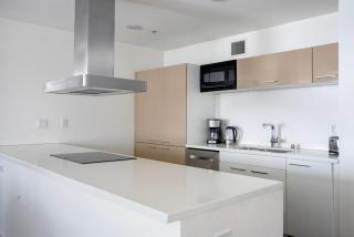 Blueground DTLA pool courtyard near dining LAX-1202 - 4