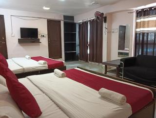 Shree Krishna Hotel Inn - Varanasi - 1