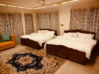 New Zamrood Holiday Home - Srinagar - 2