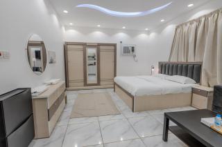 Comfortable & Big Family Apartments 10Mins Drive to Al-Masjid -Nabawi - 9