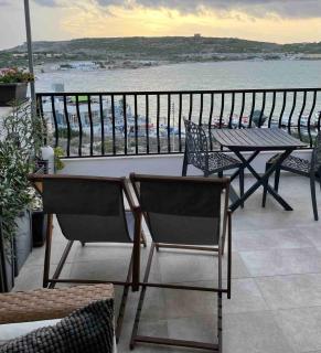 Seafront Penthouse w view MelliehaBay 1BED Minutes Walk to the Beach By Homely - Mellieħa - 5