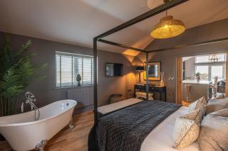 Bearskin Cottage - 1