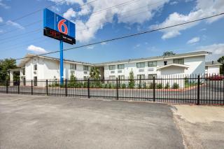 Motel 6-Dallas, TX - South - 1