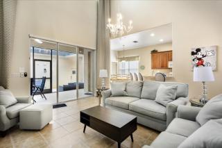 Beautiful 5 Bed Pool Home in Reunion home - Kissimmee - 0