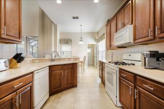 Beautiful 5 Bed Pool Home in Reunion home - Kissimmee - 2