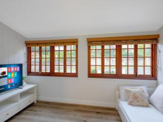 Charming 3BR Inner City Haven Highgate Hill - Brisbane - 4