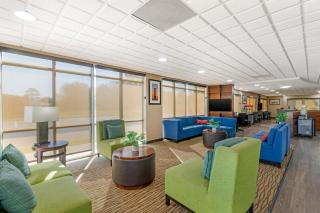 Comfort Suites Brunswick - Brunswick - 7