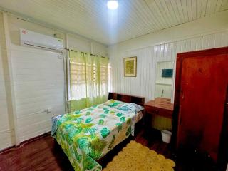 SMITH'S HOMESTAY - 4