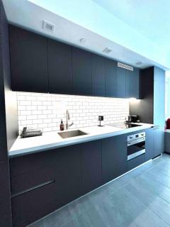 Modern Studio Downtown with Pool and Gym - 1