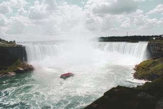 Serenity by the Falls - Modern 2 Bedroom Hideaway - Niagara Falls - 8