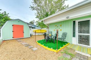 Eclectic Tarpon Springs Home Bayou Across Street! - Tarpon Springs - 9