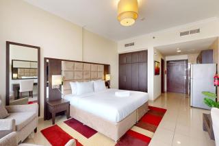 Siraj Tower - Colourful Studio - 5