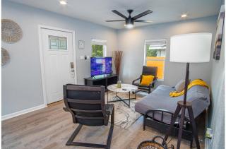 Charming 3BR1BA Close to Vibrant Downtown - San Antonio - 7
